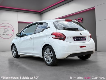 Peugeot 208 82ch bvm5 style occasion cannes (06) simplicicar simplicibike france