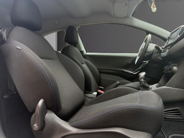 Peugeot 208 82ch bvm5 style occasion cannes (06) simplicicar simplicibike france