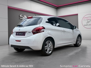 Peugeot 208 82ch bvm5 style occasion cannes (06) simplicicar simplicibike france