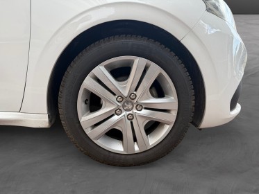 Peugeot 208 82ch bvm5 style occasion cannes (06) simplicicar simplicibike france