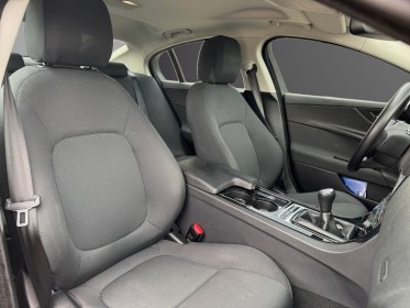 Jaguar xe xe 2.0 d - 180 ch pure -- garantie 12mois -- occasion simplicicar valence - ksv  simplicicar simplicibike france