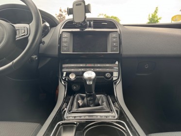 Jaguar xe xe 2.0 d - 180 ch pure -- garantie 12mois -- occasion simplicicar valence - ksv  simplicicar simplicibike france