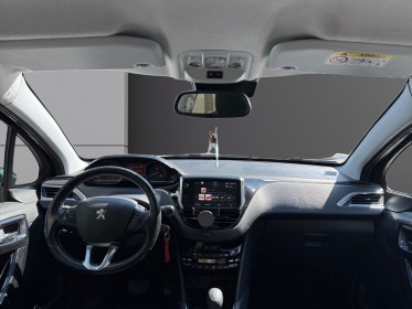 Peugeot 208 puretech 110ch ss eat6 tech edition/ carplay /courroie change / camera de recul/ garantie 12 mois occasion paris...