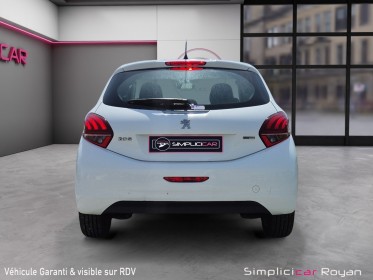 Peugeot 208 1.2 puretech 82ch bvm5 active occasion simplicicar royan simplicicar simplicibike france