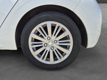 Peugeot 208 1.2 puretech 82ch bvm5 active occasion simplicicar royan simplicicar simplicibike france