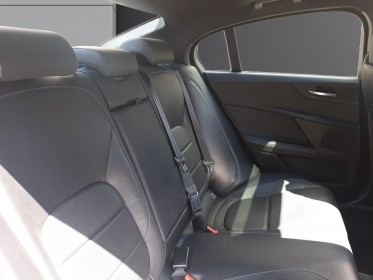 Jaguar xe xe 2.0 d - 180 ch bva r-sport toit ouvrant sièges chauffants caméra de recul bluetooh garantie 12 mois occasion...