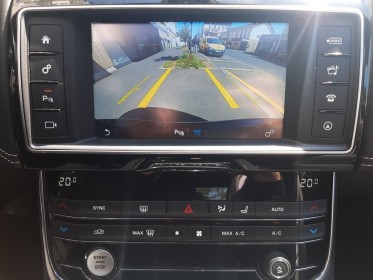 Jaguar xe xe 2.0 d - 180 ch bva r-sport toit ouvrant sièges chauffants caméra de recul bluetooh garantie 12 mois occasion...