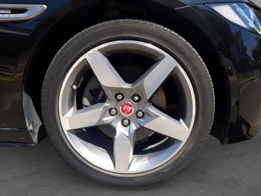 Jaguar xe xe 2.0 d - 180 ch bva r-sport toit ouvrant sièges chauffants caméra de recul bluetooh garantie 12 mois occasion...