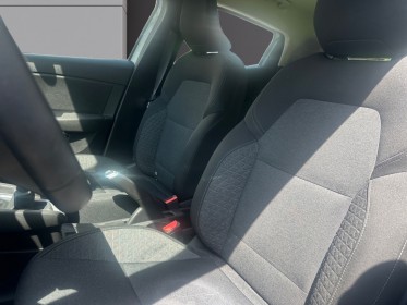 Renault clio v tce 100 zen, line assist, radar de recul, entretiens exclusif renault, garantie 12 mois occasion simplicicar...