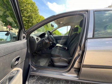 Renault clio iii dci 70 eco2 authentique occasion paris 15ème (75) simplicicar simplicibike france