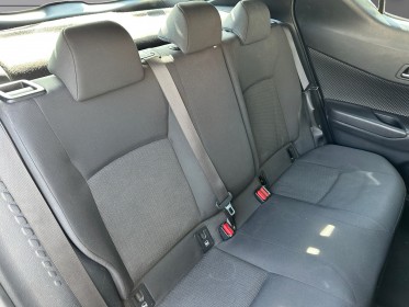 Toyota c-hr hybride 122h dynamic camera de recul suivi toyota garantie 2027 occasion montpellier (34) simplicicar...