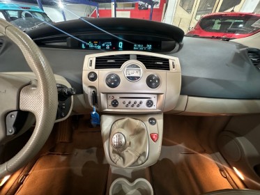 Renault grand scenic ii 1.9 dci 130 expression 7 pl occasion avignon (84) simplicicar simplicibike france
