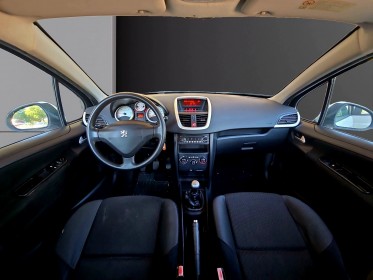 Peugeot 207 1.4 hdi 70ch idÉal jeune permis - entretien à jour - distribution  grosse révision réalisés occasion avignon...