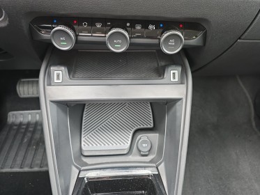 Citroen c4 c4 130 ch ss eat8 feel pack caméra de recul attelage amovible garantie 12 mois occasion simplicicar vichy...