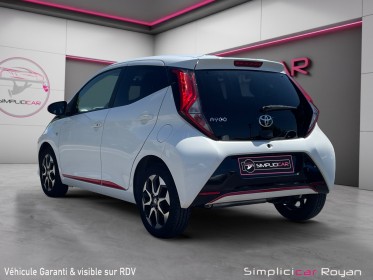 Toyota aygo mc18 1.0 vvt-i x-play entretien complet toyota premiere main garantie 12mois occasion simplicicar royan...