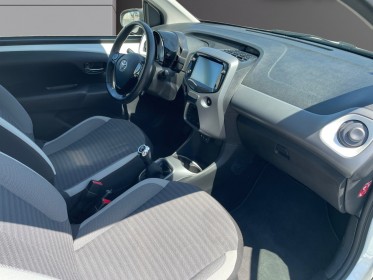 Toyota aygo mc18 1.0 vvt-i x-play entretien complet toyota premiere main garantie 12mois occasion simplicicar royan...