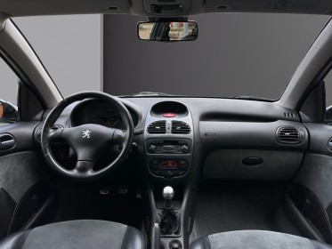 Peugeot 206 2.0e 16v s16 - climatisation automatique - peu kilométré - garantie 12 mois occasion champigny-sur-marne (94)...