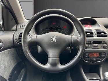 Peugeot 206 2.0e 16v s16 - climatisation automatique - peu kilométré - garantie 12 mois occasion champigny-sur-marne (94)...