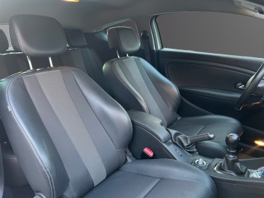 Renault megane iii coupe tce 115 energy eco2 intens, camera de recul, entretiens renault, garantie 12 mois occasion...