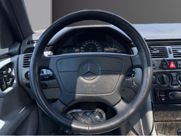 Mercedes benz e280  avangarde - toit ouvrant - sièges en cuire à mémoires électriques chauffant occasion...
