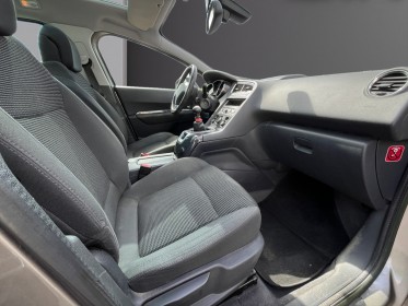 Peugeot 5008 1.6 hdi 112ch fap bvm6 style 7pl occasion simplicicar limoges  simplicicar simplicibike france