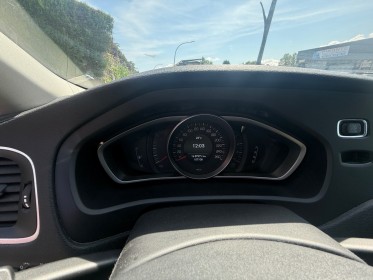 Volvo v40 d2 120 momentum geartronic a occasion simplicicar brive la gaillarde  simplicicar simplicibike france