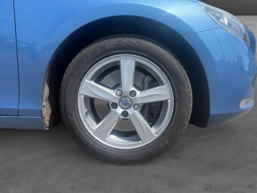 Volvo v40 d2 120 momentum geartronic a occasion simplicicar brive la gaillarde  simplicicar simplicibike france