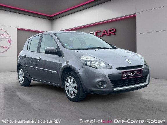 Renault clio iii 1.2 16v 75 eco2 tomtom live occasion simplicicar brie-comte-robert simplicicar simplicibike france