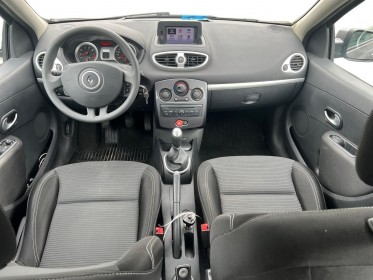 Renault clio iii 1.2 16v 75 eco2 tomtom live occasion simplicicar brie-comte-robert simplicicar simplicibike france