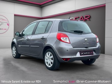 Renault clio iii 1.2 16v 75 eco2 tomtom live occasion simplicicar brie-comte-robert simplicicar simplicibike france