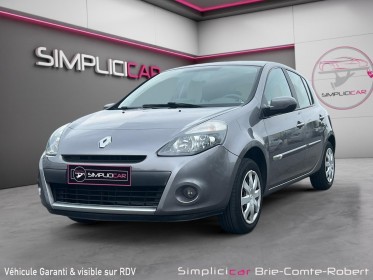 Renault clio iii 1.2 16v 75 eco2 tomtom live occasion simplicicar brie-comte-robert simplicicar simplicibike france