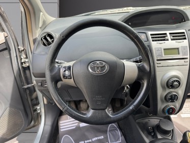 Toyota yaris ii 1.4 - 90 d-4d / pneus neufs / vitres av electriques occasion paris 17ème (75)(porte maillot) simplicicar...