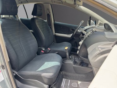 Toyota yaris ii 1.4 - 90 d-4d / pneus neufs / vitres av electriques occasion paris 17ème (75)(porte maillot) simplicicar...
