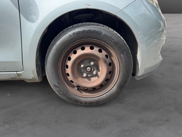 Toyota yaris ii 1.4 - 90 d-4d / pneus neufs / vitres av electriques occasion paris 17ème (75)(porte maillot) simplicicar...
