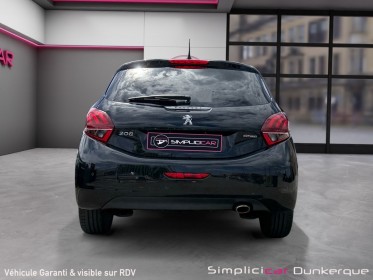 Peugeot 208 bluehdi 100ch bvm6 gt line / carnet entretien complet / apple carplay occasion simplicicar dunkerque simplicicar...