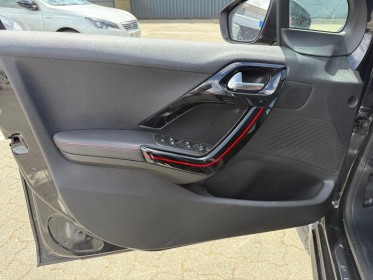 Peugeot 208 bluehdi 100ch bvm6 gt line / carnet entretien complet / apple carplay occasion simplicicar dunkerque simplicicar...