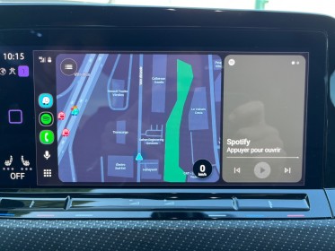 Volkswagen golf viii r-line-camera de recul-volant chauffant-siege chauffant-carplay-garantie 12 mois occasion simplicicar...