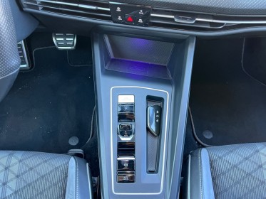 Volkswagen golf viii r-line-camera de recul-volant chauffant-siege chauffant-carplay-garantie 12 mois occasion simplicicar...