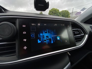 Peugeot 308 1.2  110ch ss bvm5 allure disitribution neuve/gps/camera de recul /limitateur de vitesse /ideal jeune permis...