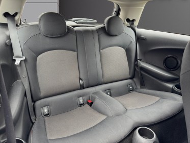 Mini hatch 3 portes f56 lci one 102 ch finition business design occasion simplicicar lille  simplicicar simplicibike france