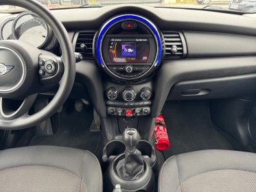 Mini hatch 3 portes f56 lci one 102 ch finition business design occasion simplicicar lille  simplicicar simplicibike france