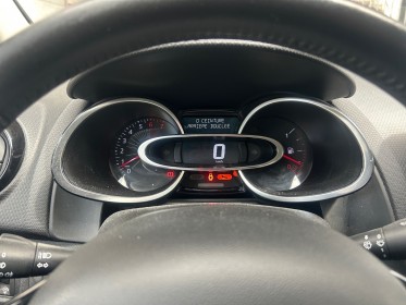 Renault clio iv 1.2 16v 75cv - regulateur de vitesse,grand écran-garantie 12 mois occasion paris 17ème (75)(porte maillot)...