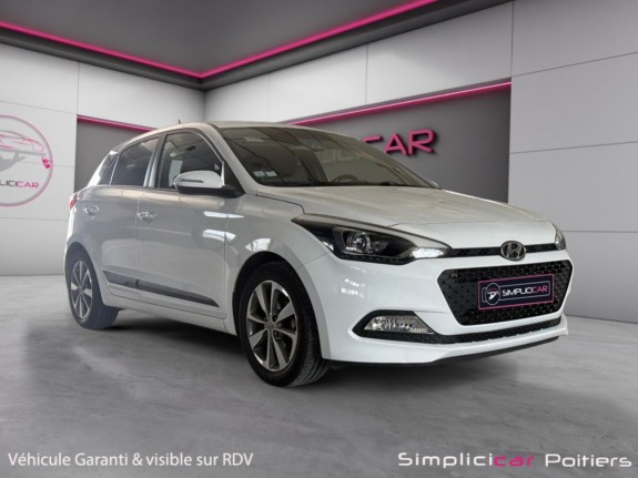 Hyundai i20 1.2 84 edition navi caméra de recul garantie 12 mois occasion simplicicar poitiers simplicicar simplicibike france
