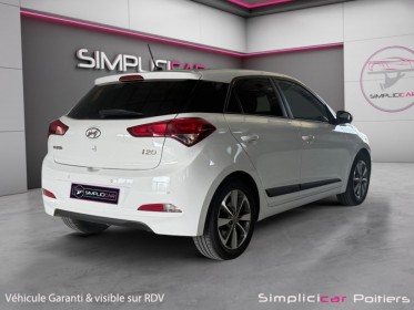 Hyundai i20 1.2 84 edition navi caméra de recul garantie 12 mois occasion simplicicar poitiers simplicicar simplicibike france