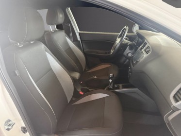 Hyundai i20 1.2 84 edition navi caméra de recul garantie 12 mois occasion simplicicar poitiers simplicicar simplicibike france