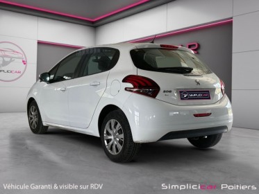 Peugeot 208 business luehdi 100ch ss bvm5 active business carplay garantie 12 mois occasion simplicicar poitiers simplicicar...