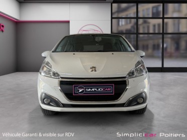 Peugeot 208 business luehdi 100ch ss bvm5 active business carplay garantie 12 mois occasion simplicicar poitiers simplicicar...