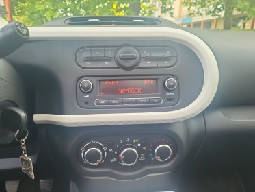 Renault twingo iii 1.0 sce 70 eco2 stop  start zen//toit ouvrant// occasion simplicicar lille  simplicicar simplicibike france