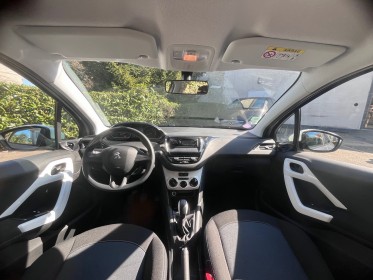 Peugeot 208 puretech 68ch bvm5 like occasion simplicicar vaucresson simplicicar simplicibike france
