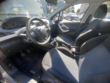 Peugeot 208 puretech 68ch bvm5 like occasion simplicicar vaucresson simplicicar simplicibike france